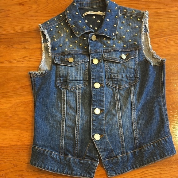 Romeo & Juliet Couture denim medium women’s metal studded vest with raw arm edge - Picture 8 of 11